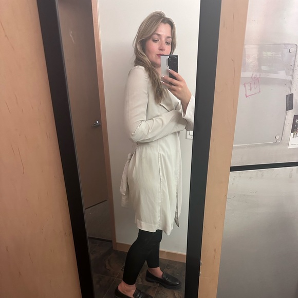 Babaton | Light Silky Trench - Picture 3 of 3